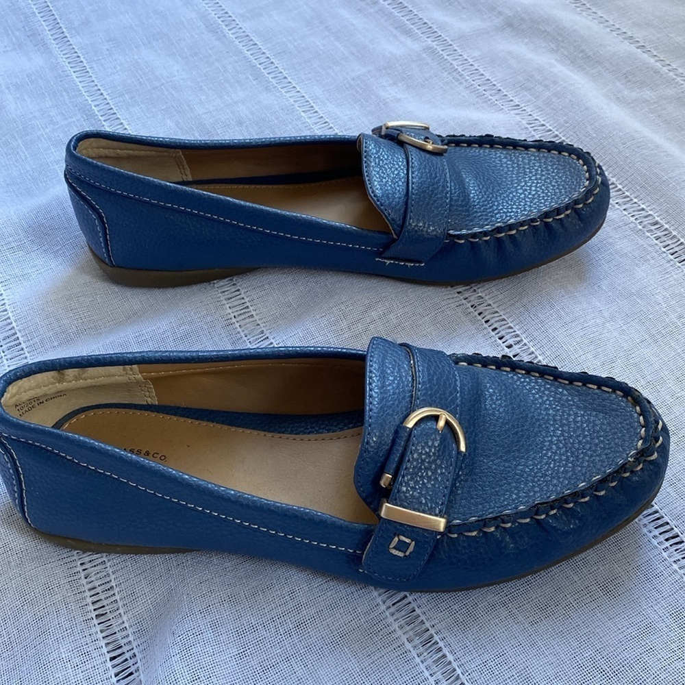 Bass “Betsy” cobalt blue buckled loafers. - Picture 11 of 11